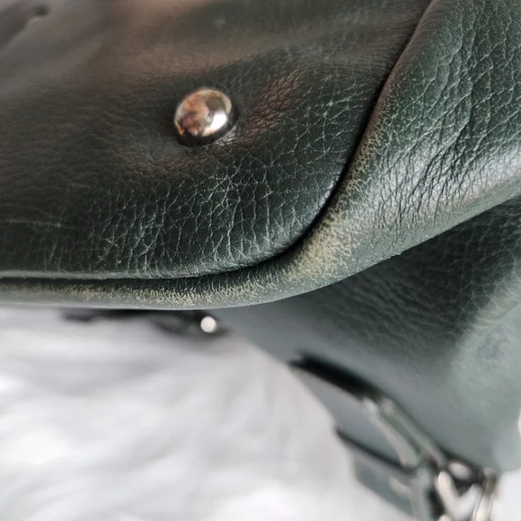 Tignanello Hunter Green Leather Satchel Bag – Silver Hardware – Classic Style - Picture 16 of 16